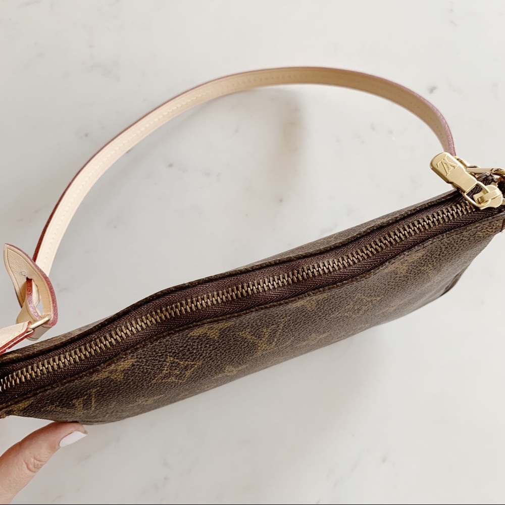 Louis Vuitton Pochette - Picture 13 of 13